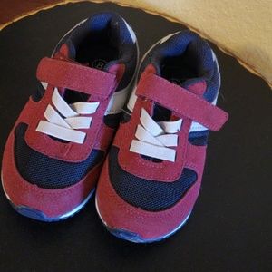 Cat & Jack toddler tennis shoes
